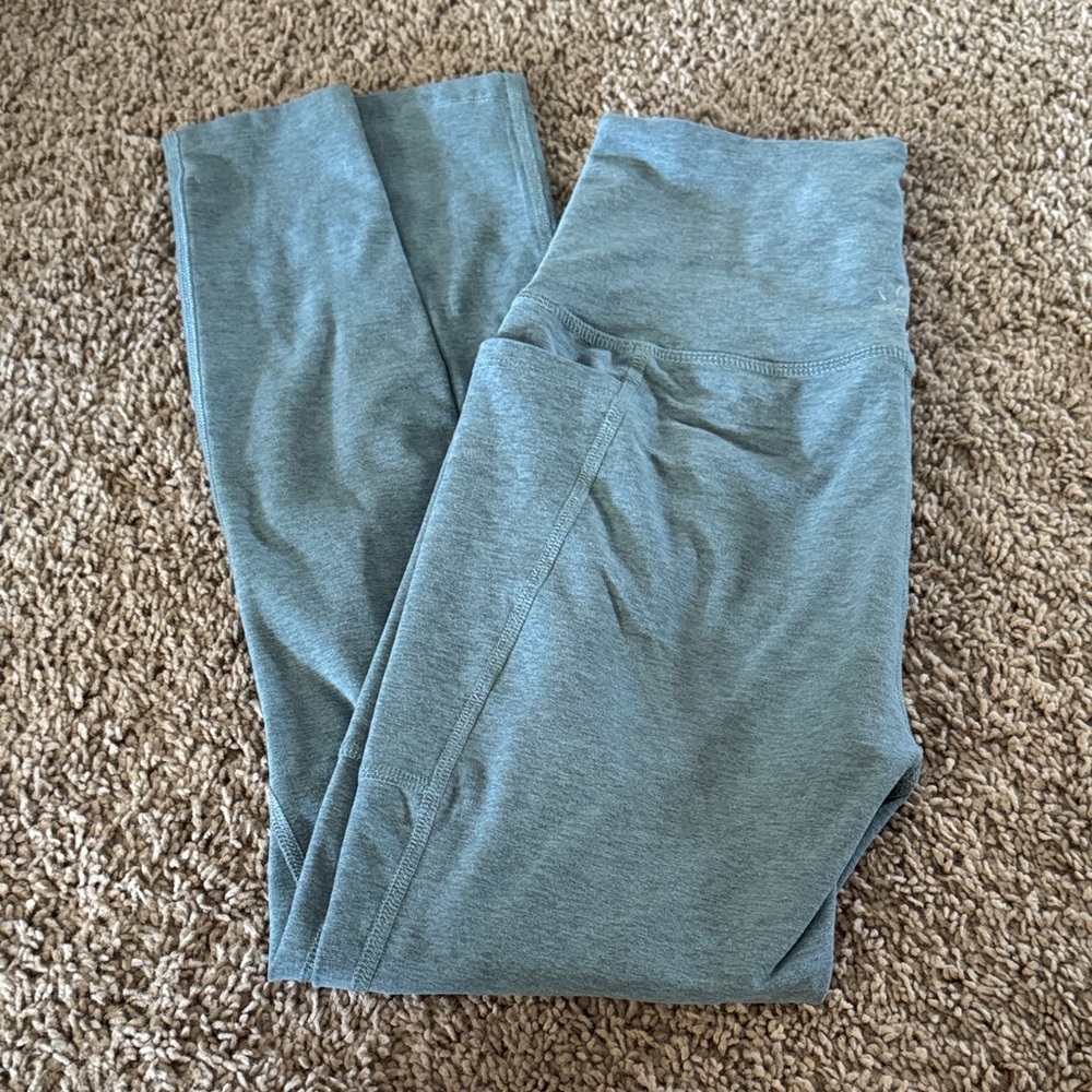 Beyond yoga leggings - size M